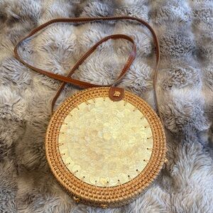 New Round Straw Raffia Like Woven Crossbody Bag Ivory Pearl Detail Cloth Lined